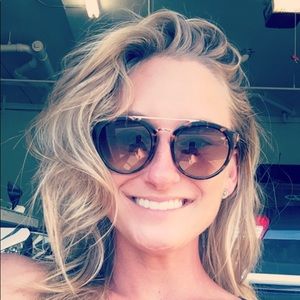 Meet your Posher, Madeline